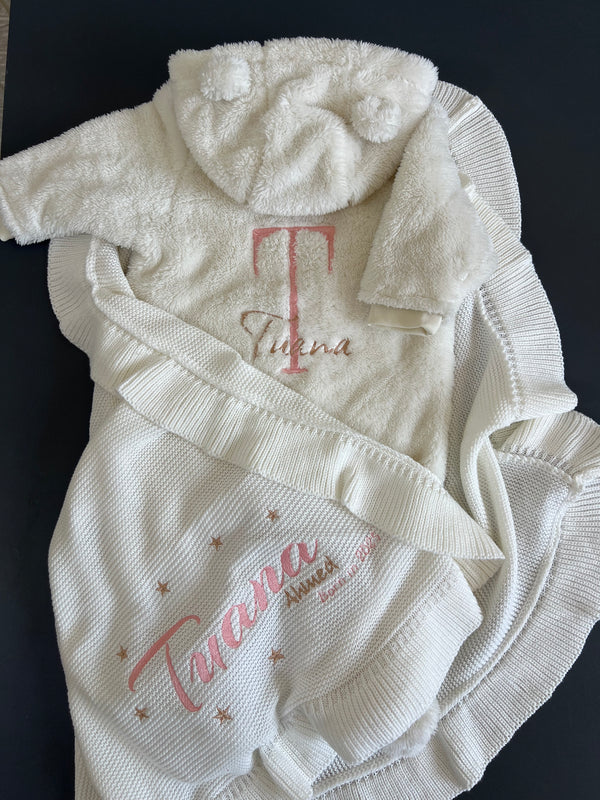 Customized pramsuit & blanket gift set