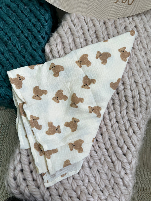 Bear muslin blanket