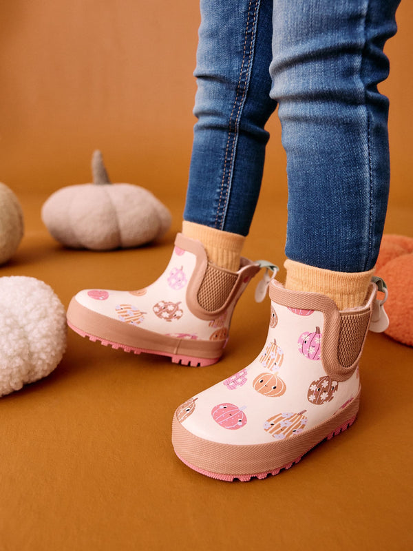 Neutral Pumpkin Halloween The Highland Cow Chelsea Wellies