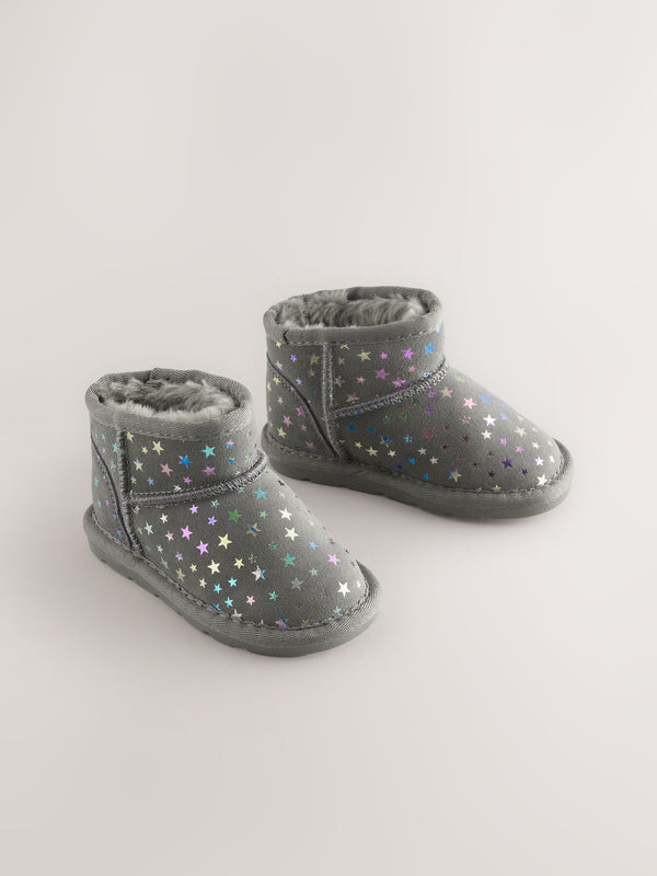 Grey Star Water Repellent Standard Fit (F) Suede Pull On Boots