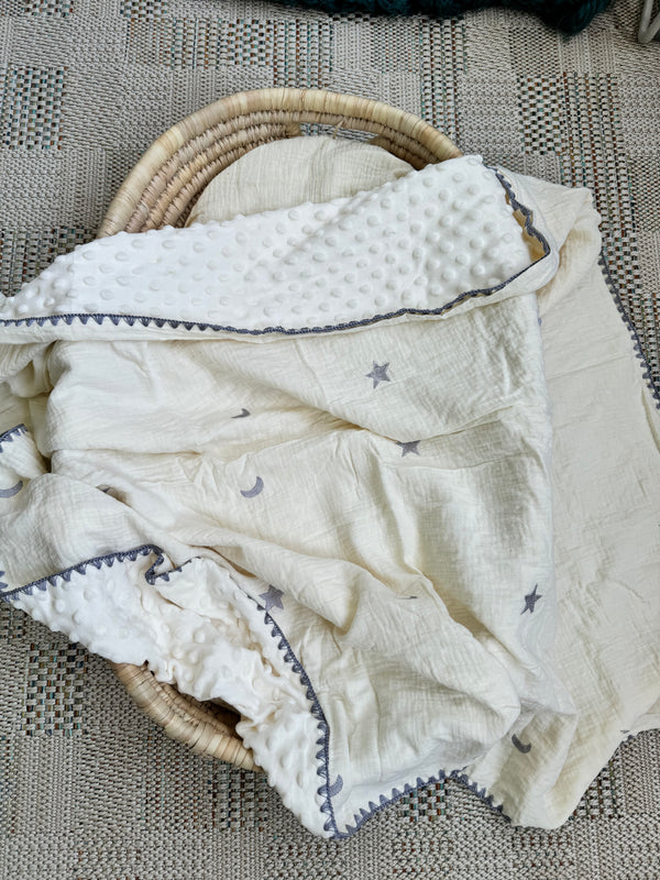 Grey star muslin bump blanket