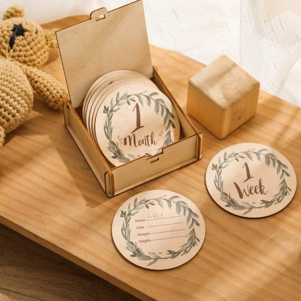 Leaves wooden milestone cards