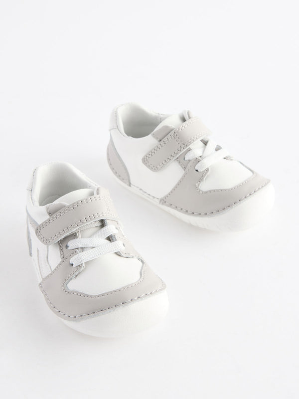 White/Neutral Wide Fit (G) Crawler Shoes