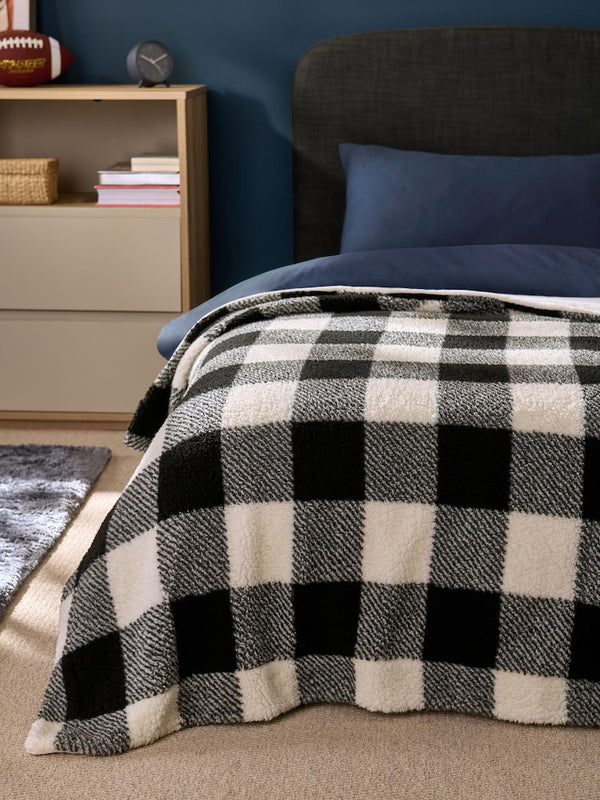 Black/White Check Throw(immediate)